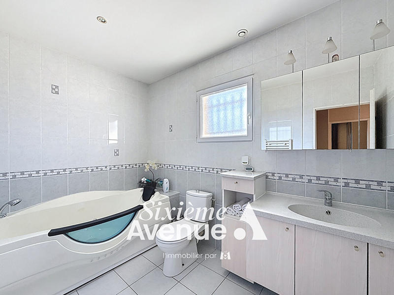 Maison - 160 m² - 6 pièces