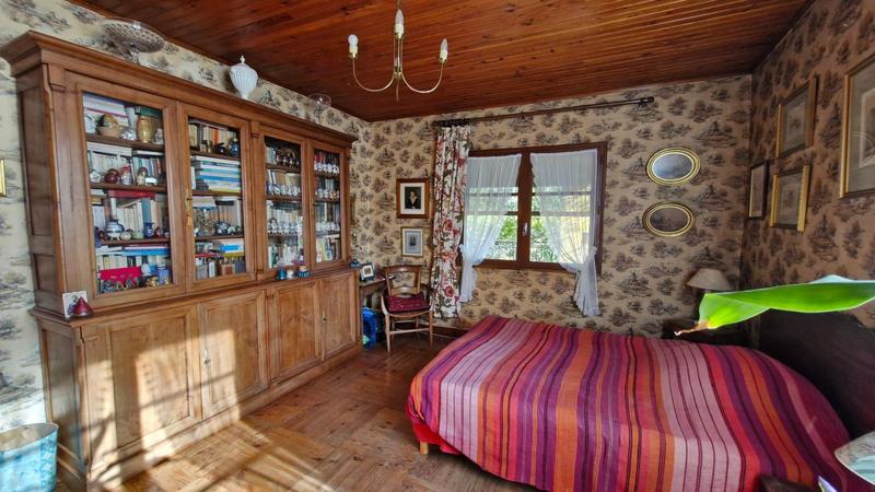 Maison - 201 m² - 7 pièces