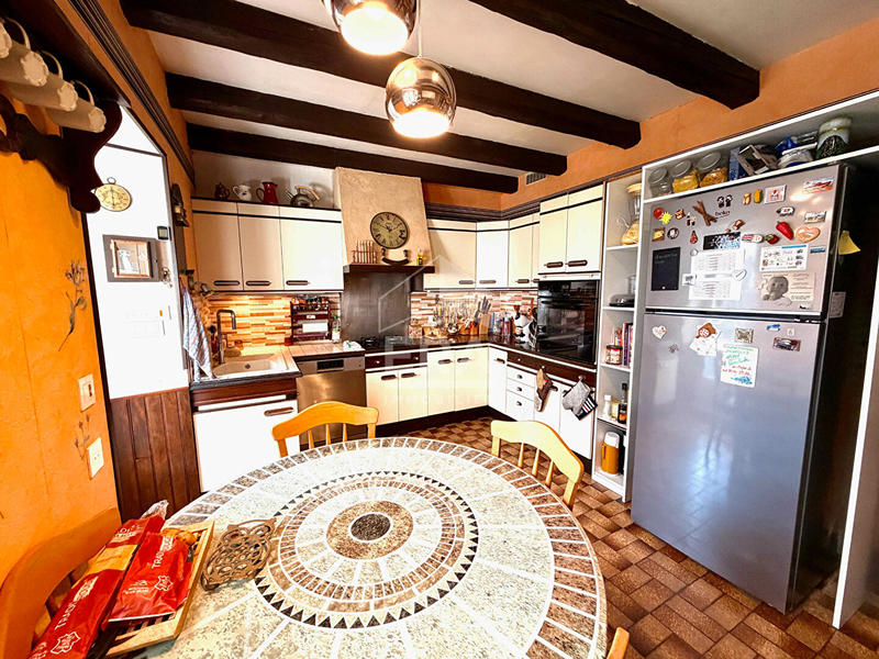 Maison - 240 m² - 10 pièces