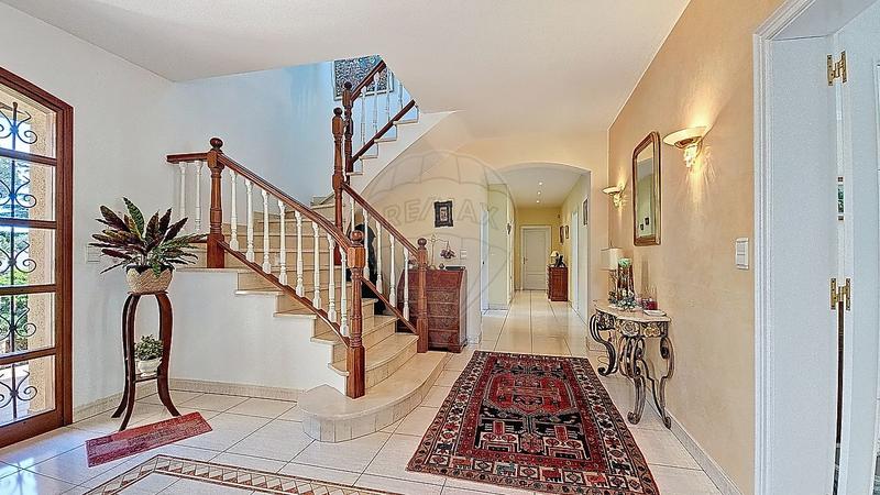 Villa - 310 m² - 8 pièces