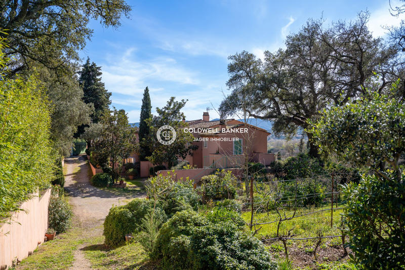 Villa - 400 m² - 12 pièces