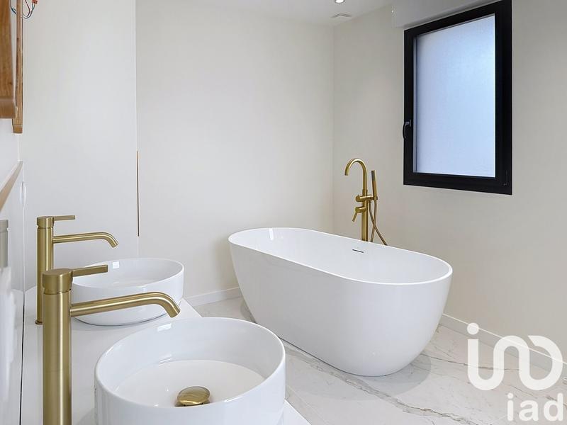 Maison - 166 m² - 8 pièces