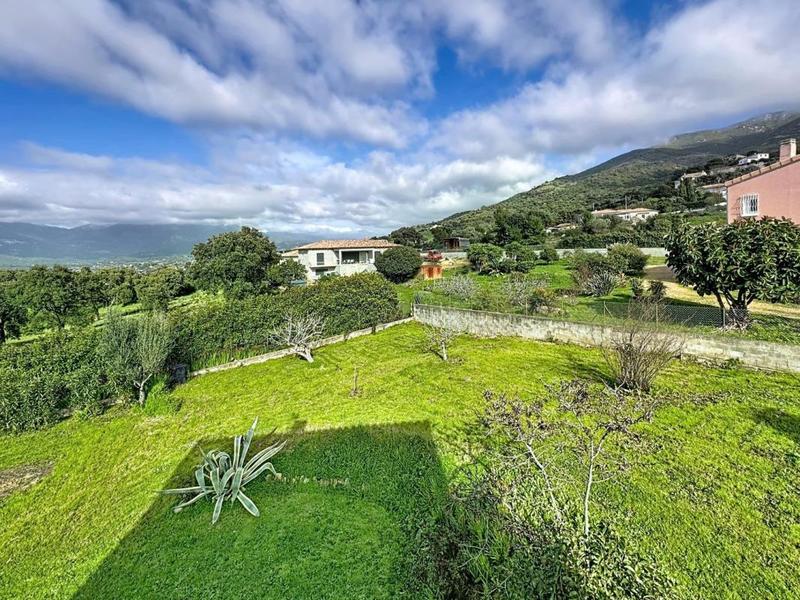 Maison - 101 m² - 4 pièces