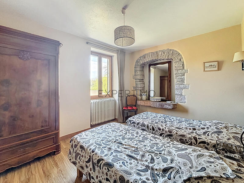 Propriété - 145 m² - 8 pièces