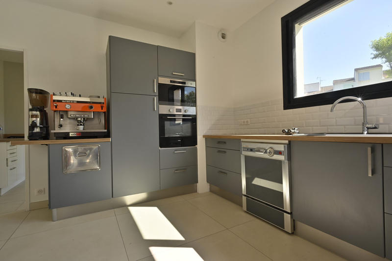 Maison - 202 m² - 5 pièces