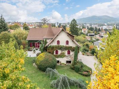 Maison de maîtres - 360 m² - 7 pièces