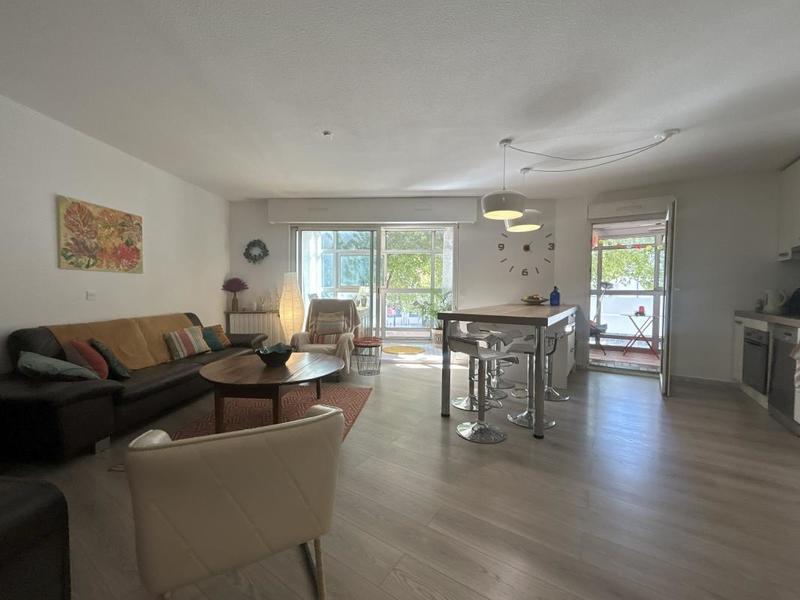 Appartement - 100 m² - 3 pièces