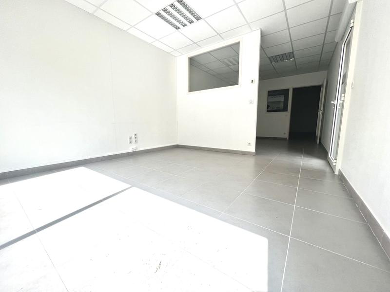 Bureau - 72 m² - 5 pièces