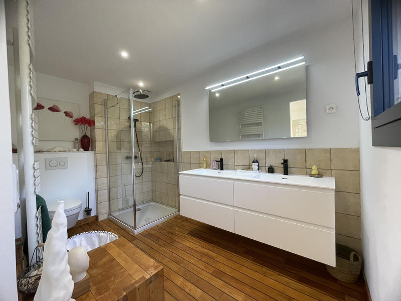 Maison - 200 m² - 7 pièces