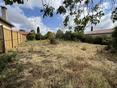 Terrain constructible - 591 m²