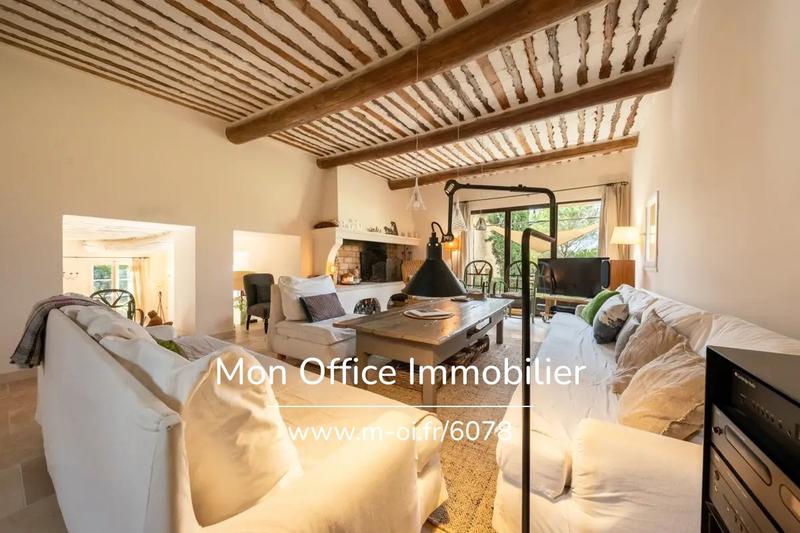 Maison - 255 m² - 10 pièces