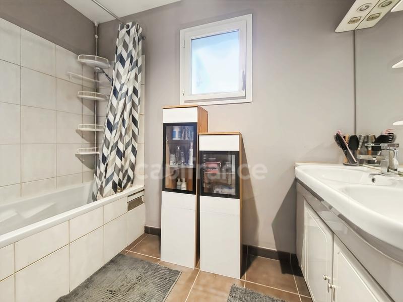 Maison - 101 m² - 5 pièces