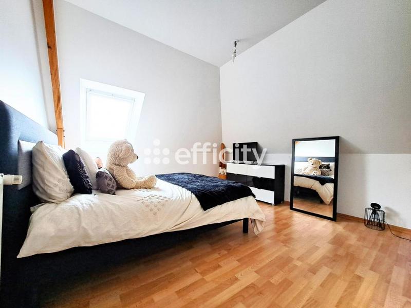 Maison - 230 m² - 8 pièces