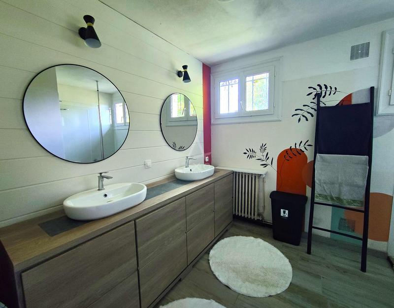 Maison - 250 m² - 8 pièces