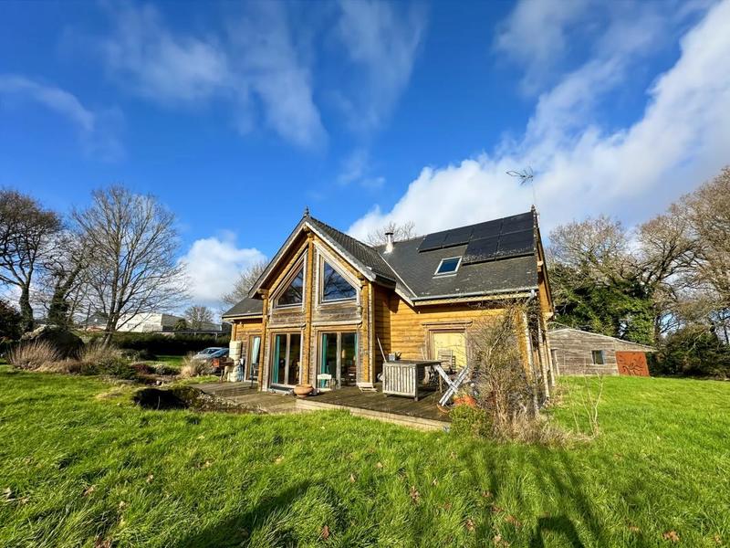 Maison - 162 m² - 6 pièces