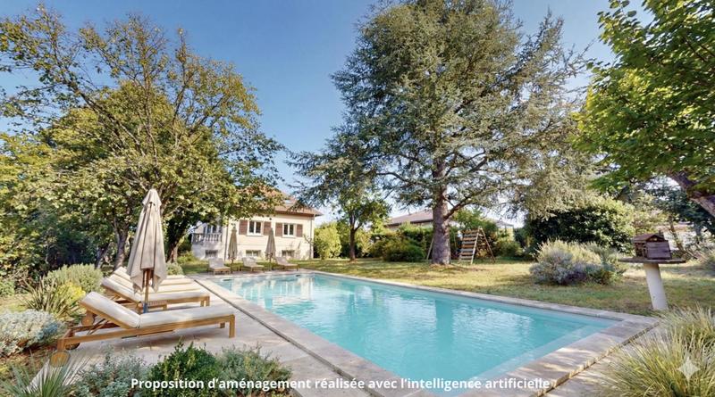 Maison - 225 m² - 8 pièces