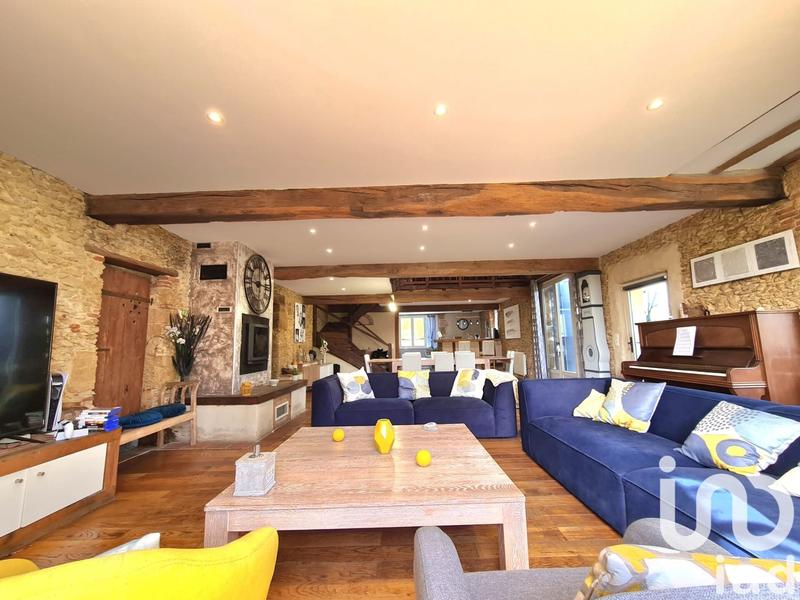 Maison - 220 m² - 6 pièces