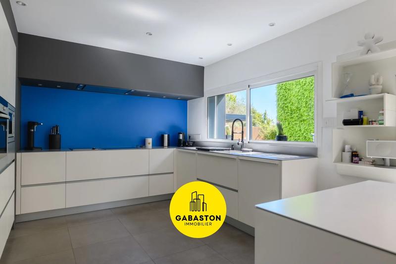 Villa - 247 m² - 5 pièces