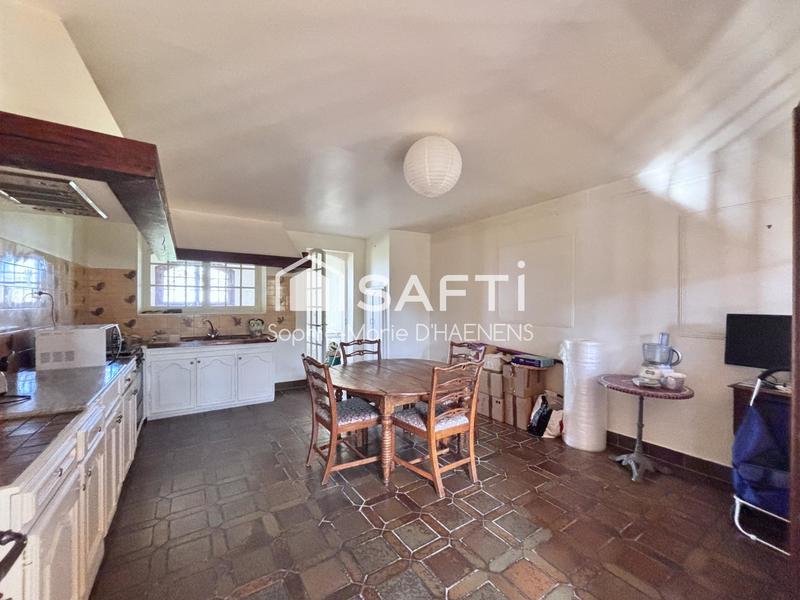 Propriété - 585 m² - 26 pièces