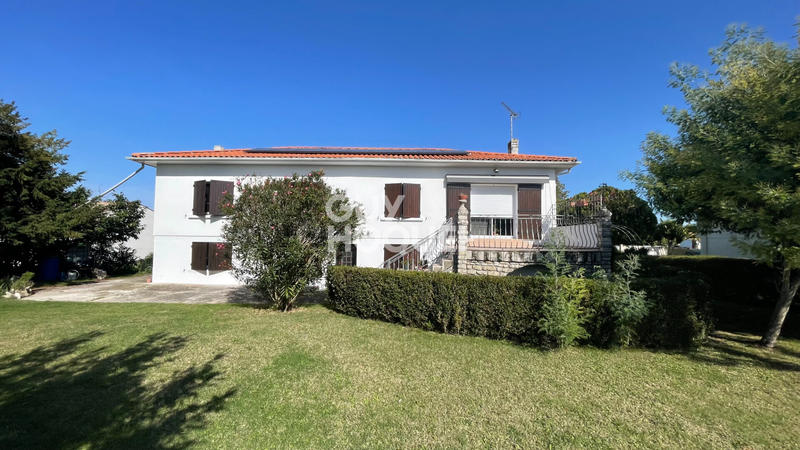 Maison - 170 m² - 9 pièces