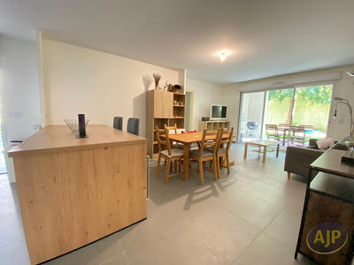 Appartement - 82 m² - 4 pièces