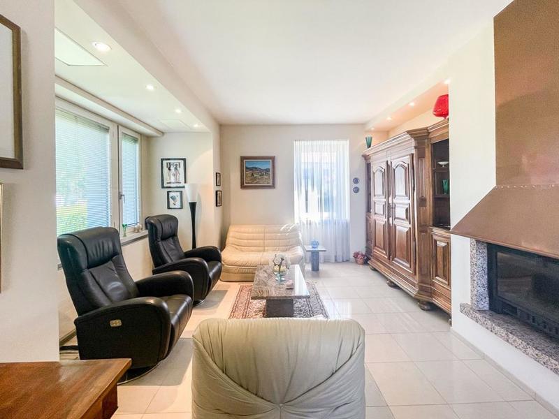 Maison traditionnelle - 200 m² - 11 pièces