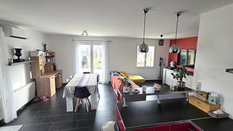 Maison - 90 m² - 5 pièces