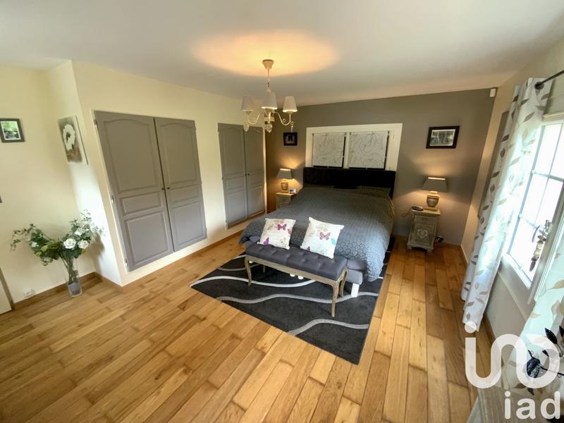 Maison - 167 m² - 10 pièces