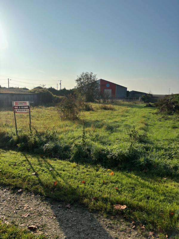 Terrain constructible - 1 070 m²