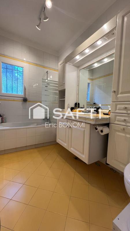 Appartement - 82 m² - 4 pièces