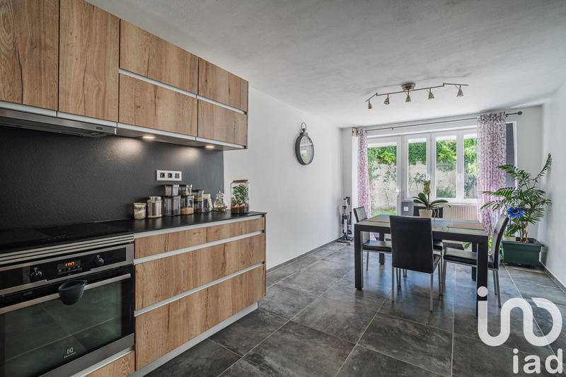 Maison - 181 m² - 7 pièces