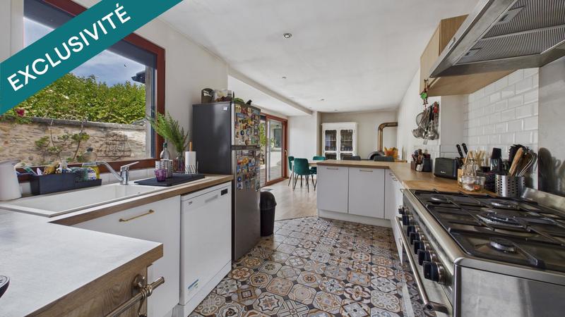 Maison - 240 m² - 6 pièces