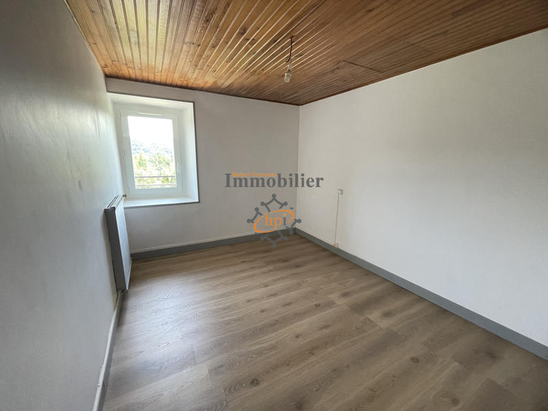 Maison - 94 m² - 5 pièces