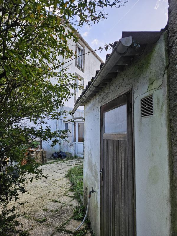 Maison - 217 m² - 8 pièces