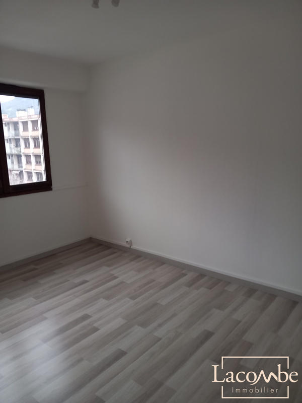 Appartement - 76 m² - 3 pièces
