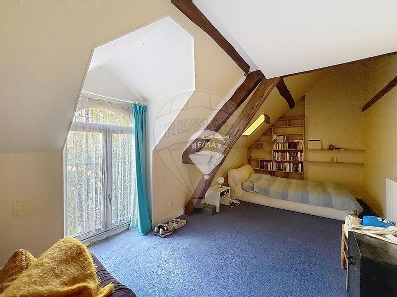 Maison - 246 m² - 8 pièces