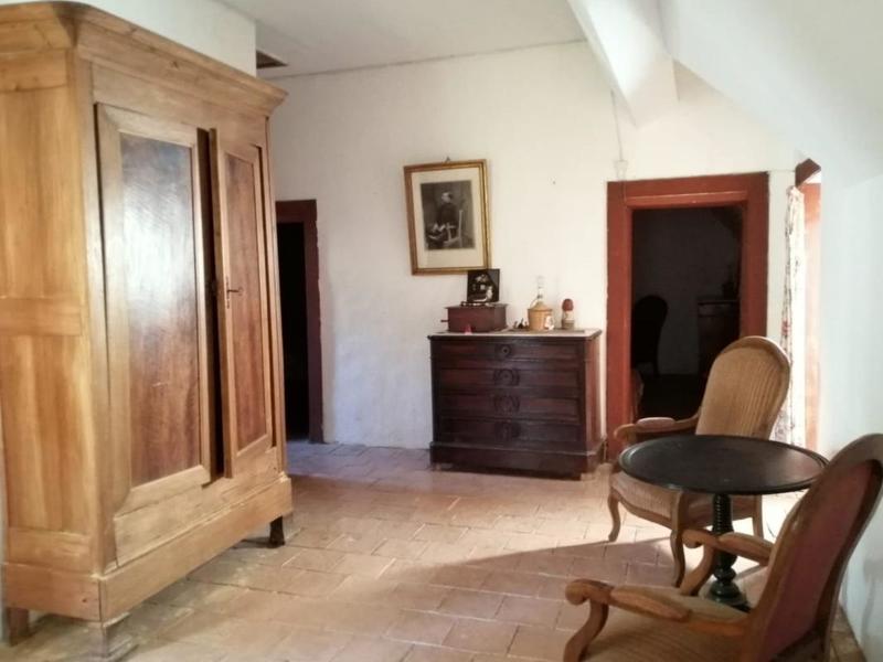 Maison - 240 m² - 9 pièces