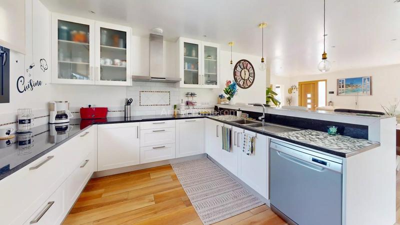 Appartement - 120 m² - 4 pièces