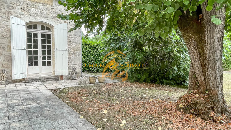 Maison - 254 m² - 4 pièces