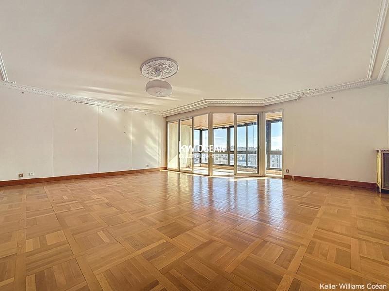 Appartement - 258 m² - 7 pièces