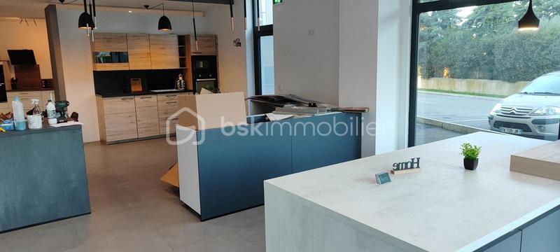 Local commercial - 146 m² - 5 pièces