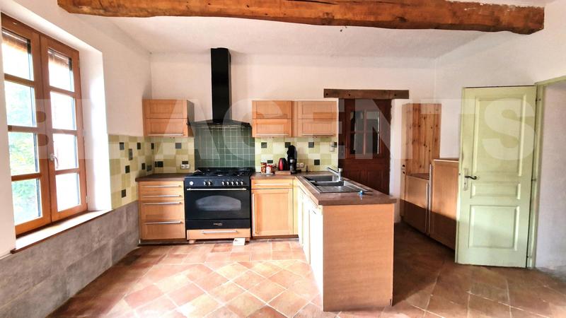 Maison - 230 m² - 7 pièces