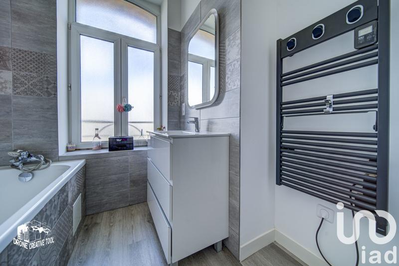 Maison - 323 m² - 13 pièces