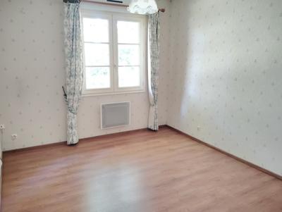 Maison - 95 m² - 6 pièces