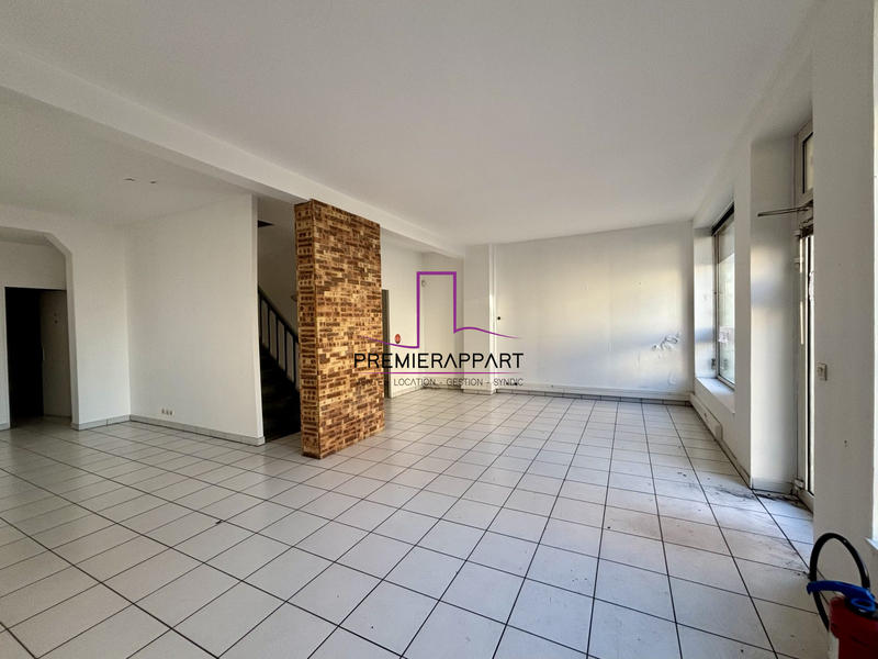 Local commercial - 228 m² - 5 pièces