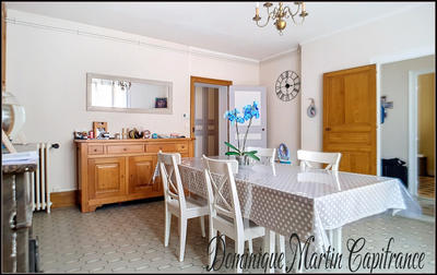 Maison - 218 m² - 10 pièces