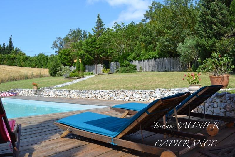 Propriété - 407 m² - 10 pièces