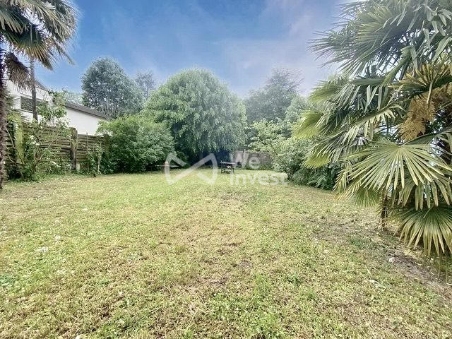 Maison - 247 m² - 11 pièces