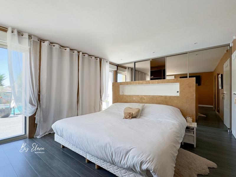 Maison - 245 m² - 7 pièces