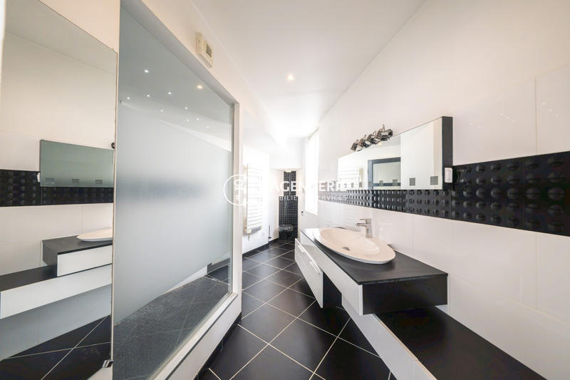 Appartement - 107 m² - 4 pièces